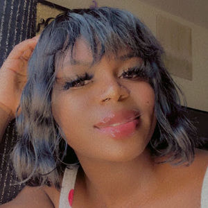 Meet your Posher, Regina